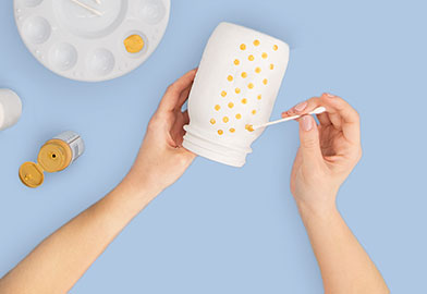 Gold Polka-Dot Vase3